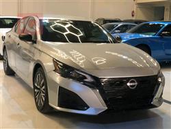 نيسان ألتيما